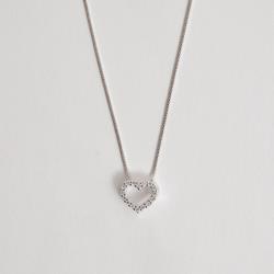 Colar coração vazado cravejado 10mm caixa alta 45cm