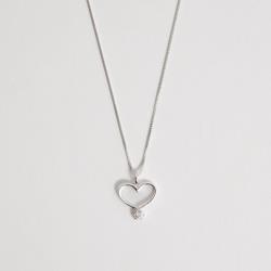 Colar pingente coração vazado detalhe zircônia 14mm 45cm