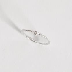 Anel triângulo com zircônia 