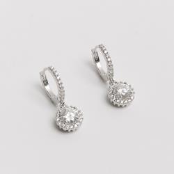 Argola click cravejada de moissanites 13mm com pingente botão ródio