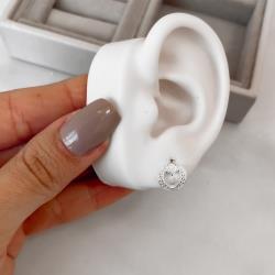 Argola click 11mm detalhe coração vazado cravejado