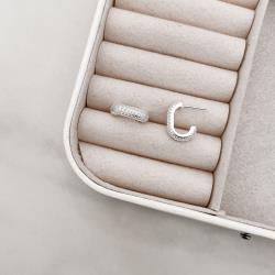 Argola oval triplo cravejado 16mm tarraxa