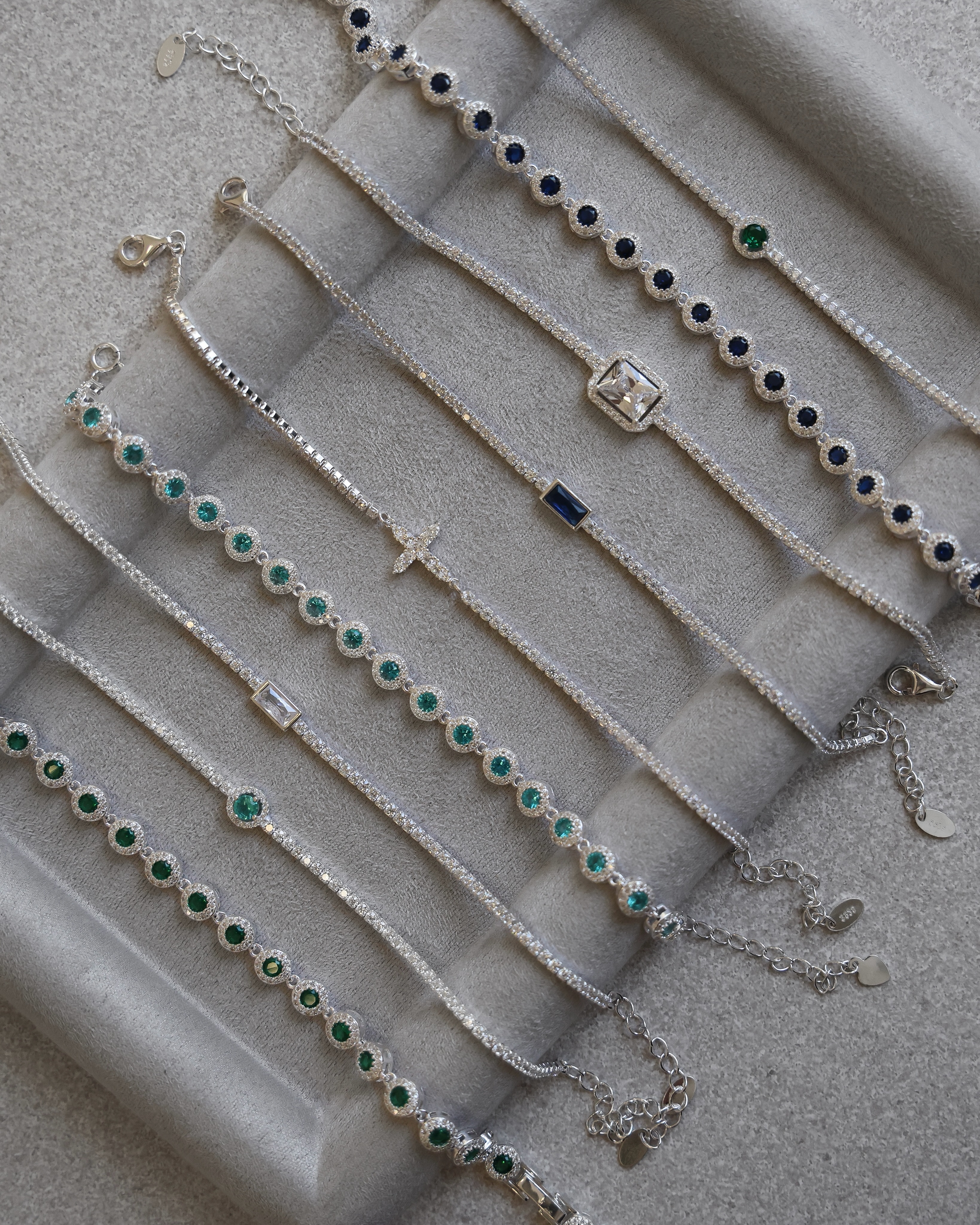 As news mais lindas em rivieras estão aqui 🤍

Das clássicas à linha colors, temos a opção perfeita para você. Acesse www.myaprata.com ✨

Qual foi sua favorita?

▫️ Joias em Prata 925 💍 
Compre Online ▫️ www.myaprata.com/nossos-canais 
Visite nossa loja ▫️ Rua 16 de março, 343